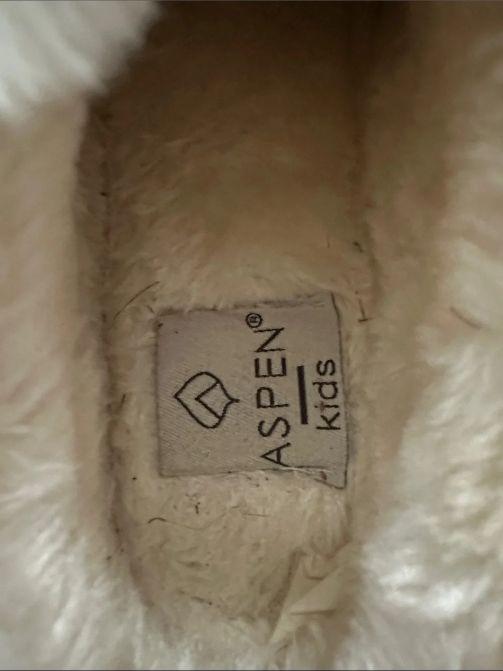 Aspen Kids Moccasin Slippers - Tan with Cream Fur